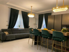 GoldenHouse2